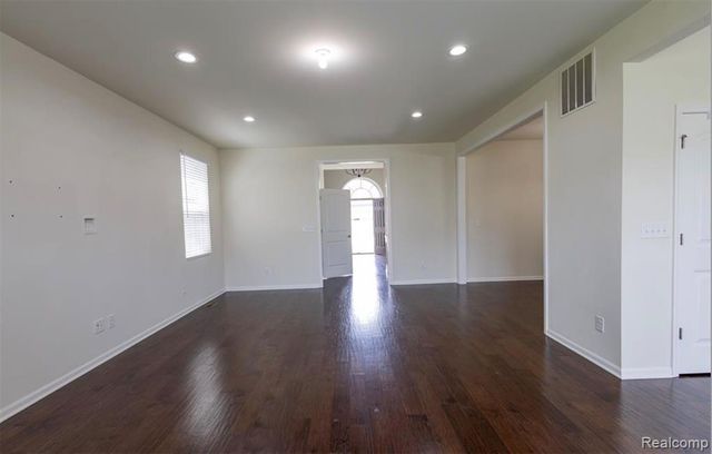 28293 Verona Drive Drive, Novi, MI 48377