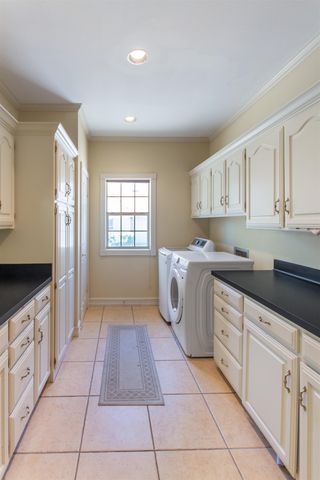 6609 Hollytree Cir, Tyler, TX 75703