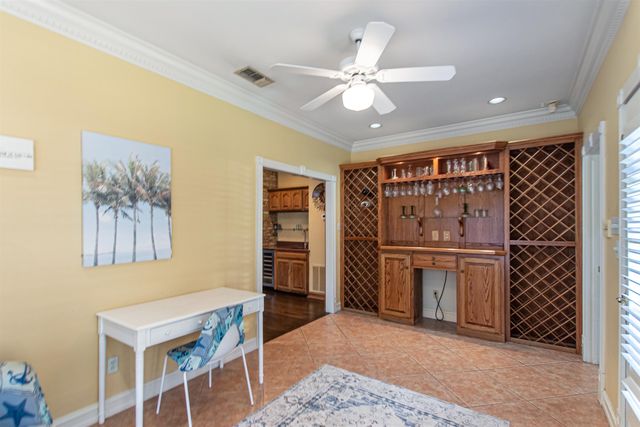 6609 Hollytree Cir, Tyler, TX 75703