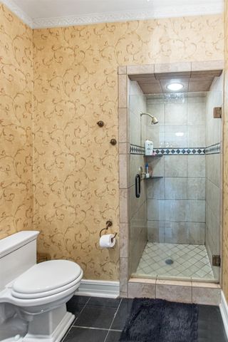 6609 Hollytree Cir, Tyler, TX 75703