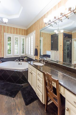 6609 Hollytree Cir, Tyler, TX 75703
