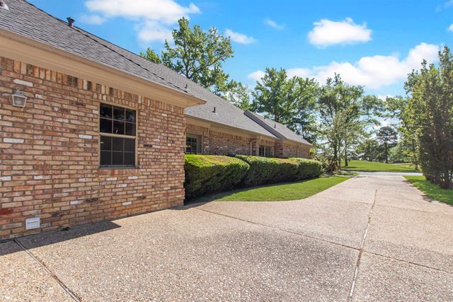 6609 Hollytree Cir, Tyler, TX 75703