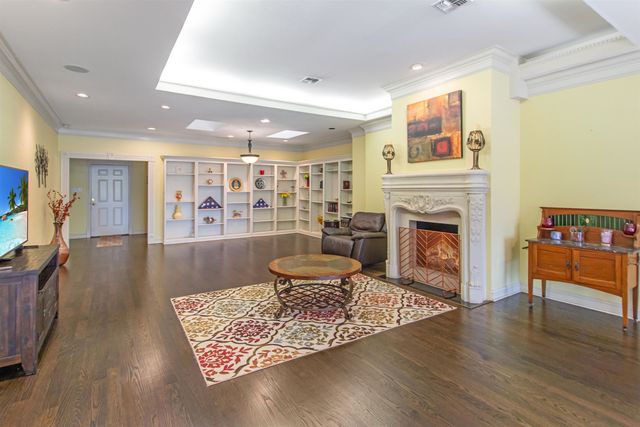 6609 Hollytree Cir, Tyler, TX 75703
