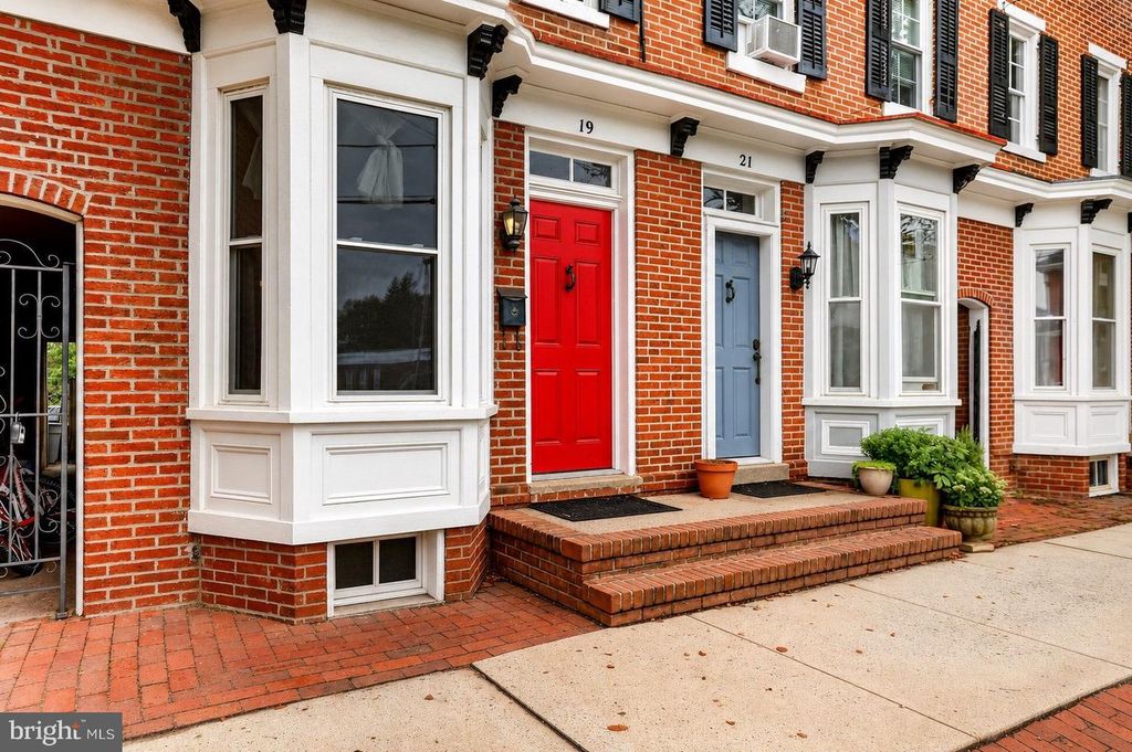 19 CROSSWICKS ST, Bordentown, NJ 08505
