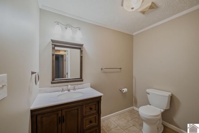 5065 Clinton Rd, Paducah, KY 42001