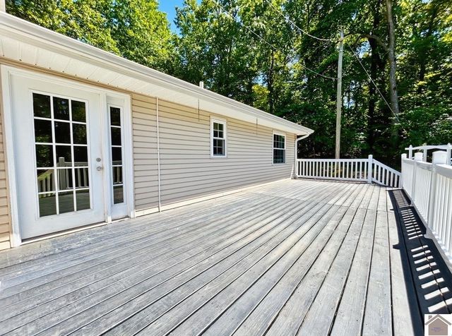 5065 Clinton Rd, Paducah, KY 42001