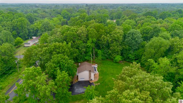 5065 Clinton Rd, Paducah, KY 42001