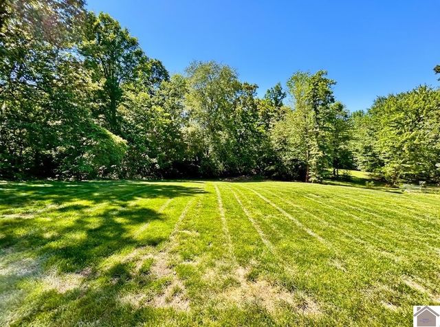 5065 Clinton Rd, Paducah, KY 42001