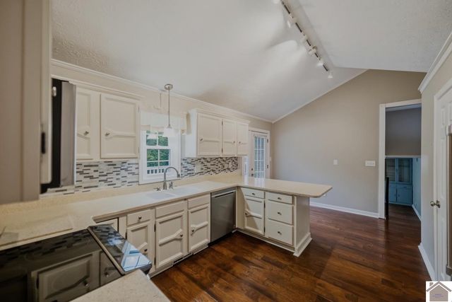 5065 Clinton Rd, Paducah, KY 42001