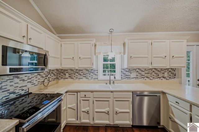 5065 Clinton Rd, Paducah, KY 42001