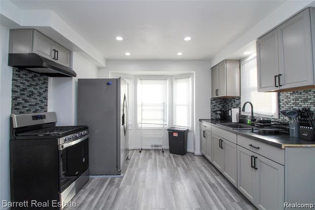 16021 Tacoma Street, Detroit, MI 48205