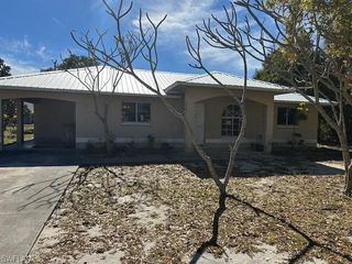 2816 Economy ST, Fort Myers, FL 33916