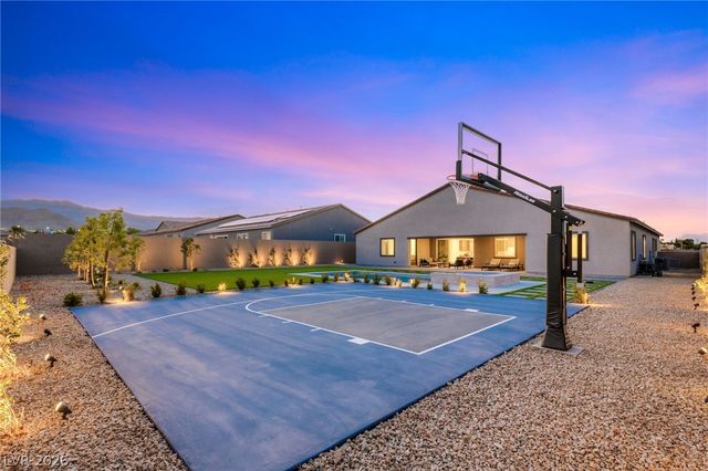 9527 New Discovery Avenue, Las Vegas, NV 89149