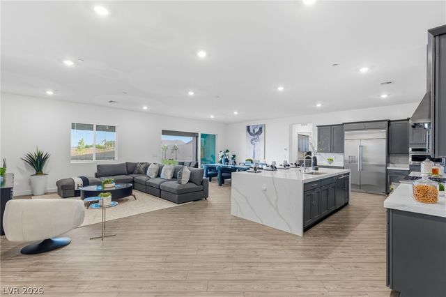9527 New Discovery Avenue, Las Vegas, NV 89149