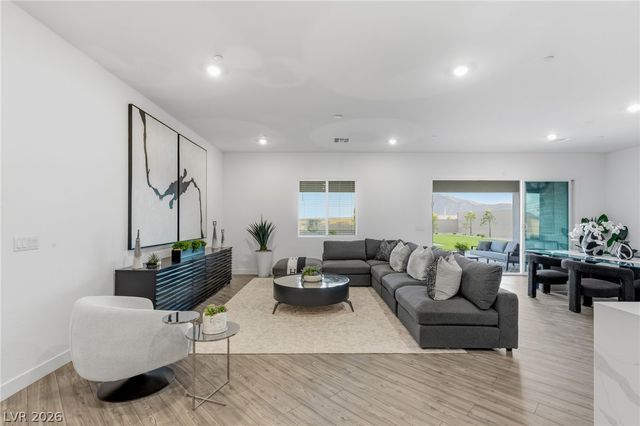9527 New Discovery Avenue, Las Vegas, NV 89149