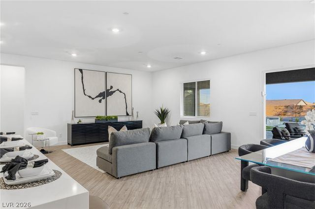 9527 New Discovery Avenue, Las Vegas, NV 89149