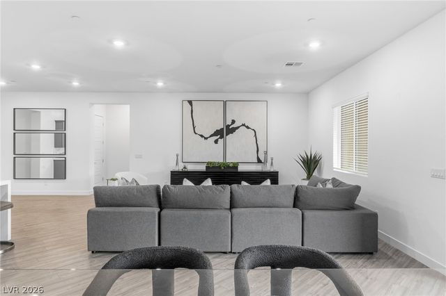 9527 New Discovery Avenue, Las Vegas, NV 89149