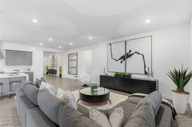 9527 New Discovery Avenue, Las Vegas, NV 89149