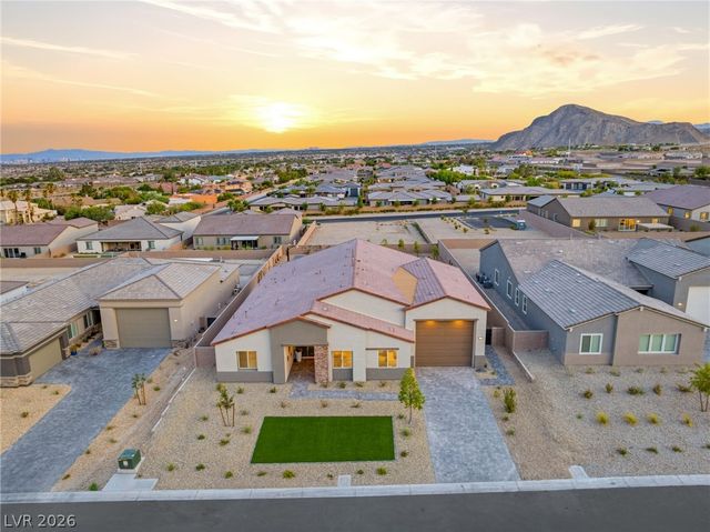 9527 New Discovery Avenue, Las Vegas, NV 89149