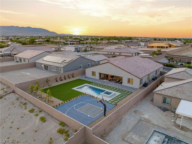 9527 New Discovery Avenue, Las Vegas, NV 89149