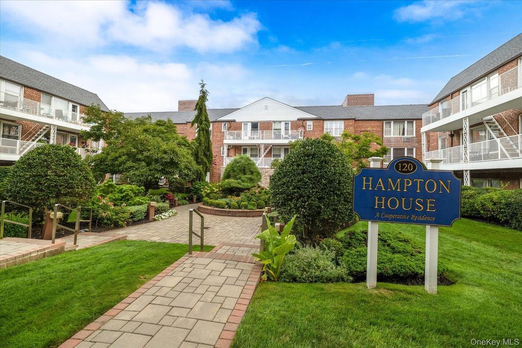 120 Morris Avenue C9, Rockville Centre, NY 11570 — exterior