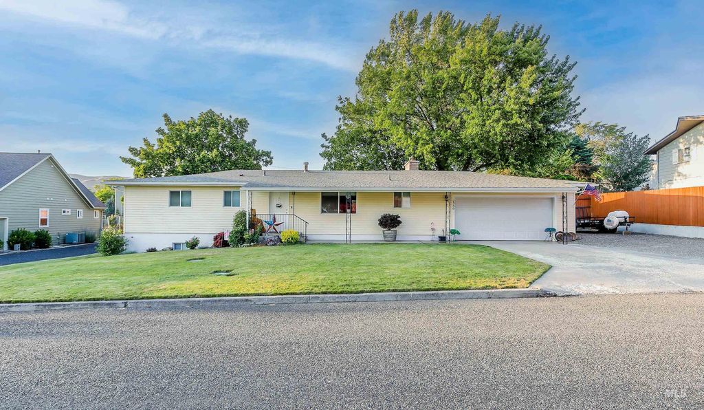 2350 Westward Ho Dr., Clarkston, WA 99403