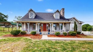 886 Chicken Rd, Lebanon, TN 37090