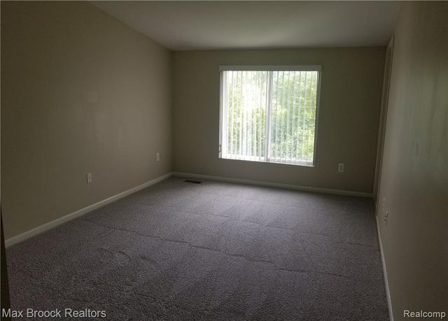 924 Sandalwood Drive, Troy, MI 48085