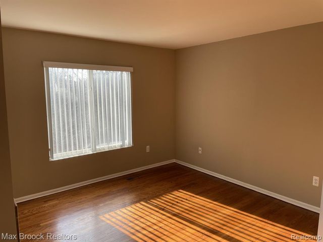 924 Sandalwood Drive, Troy, MI 48085