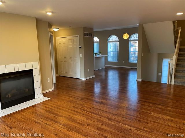 924 Sandalwood Drive, Troy, MI 48085