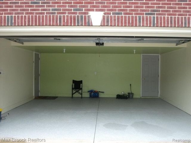 924 Sandalwood Drive, Troy, MI 48085