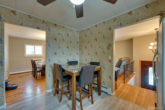 15 Snapper Court, Lindenhurst, NY 11757