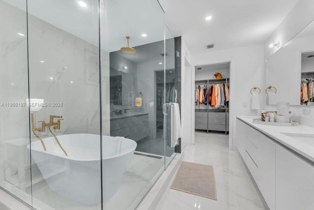 700 NE 24th St 1405, Miami, FL 33137