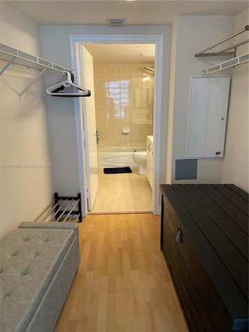 1750 N Bayshore Dr 2802, Miami, FL 33132