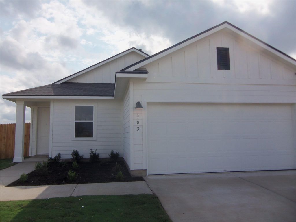 303 Cold Springs LOOP, Bastrop, TX 78602
