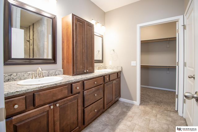 9250 Eagleton Lane, Lincoln, NE 68505
