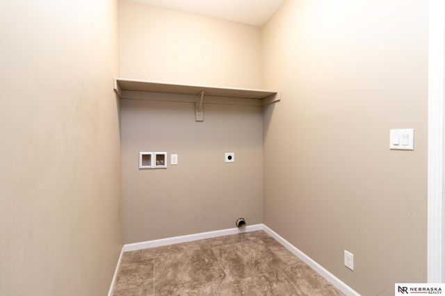 9250 Eagleton Lane, Lincoln, NE 68505