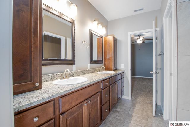 9250 Eagleton Lane, Lincoln, NE 68505