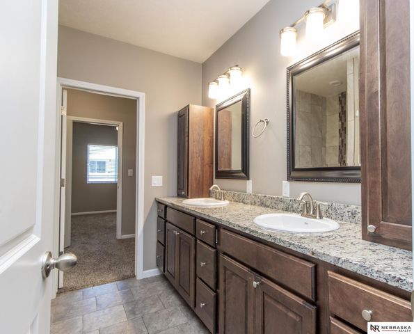 9250 Eagleton Lane, Lincoln, NE 68505