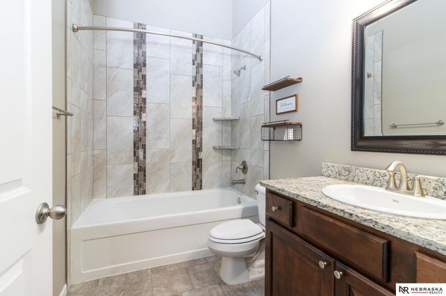 9250 Eagleton Lane, Lincoln, NE 68505
