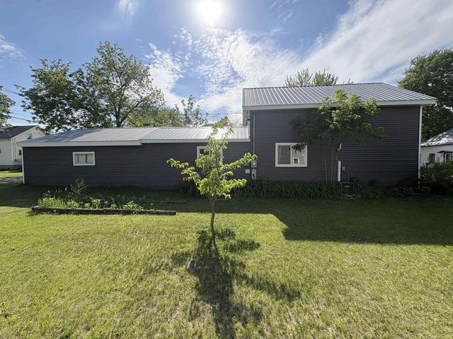 306 2ND STREET, Oconto, WI 54153
