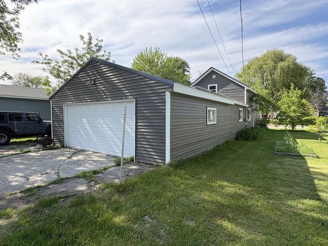 306 2ND STREET, Oconto, WI 54153