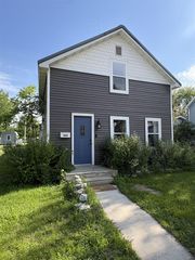 306 2ND STREET, Oconto, WI 54153