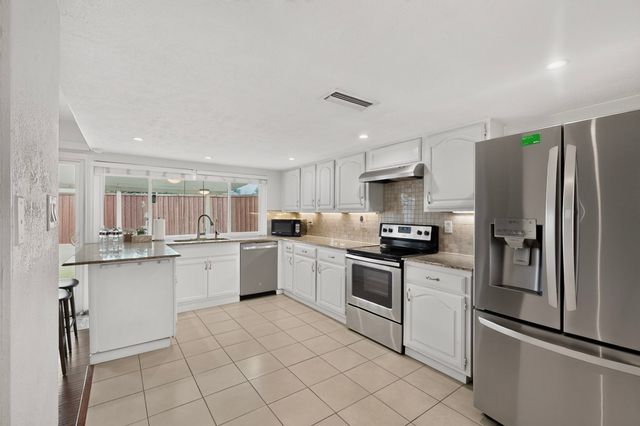 4548 Newcombe Drive, Plano, TX 75093