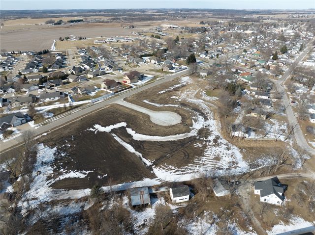 322 Young Court, Center Point, IA 52213