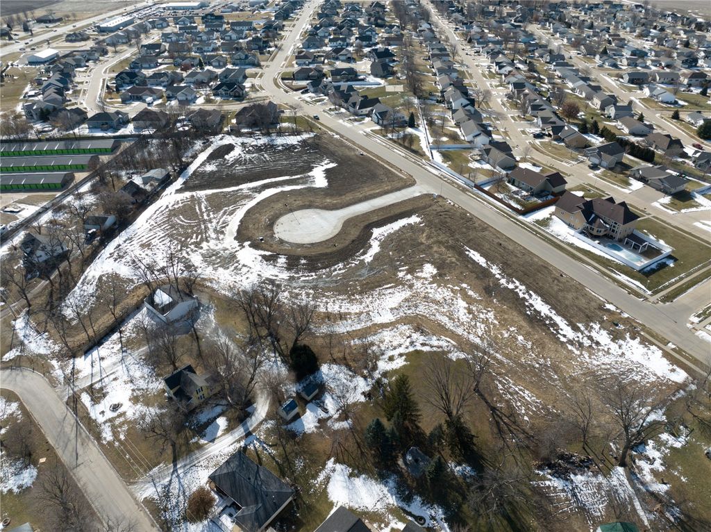 322 Young Court, Center Point, IA 52213