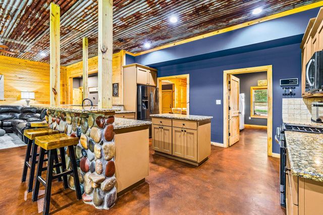 807 Whitehead Drive, Diboll, TX 75941