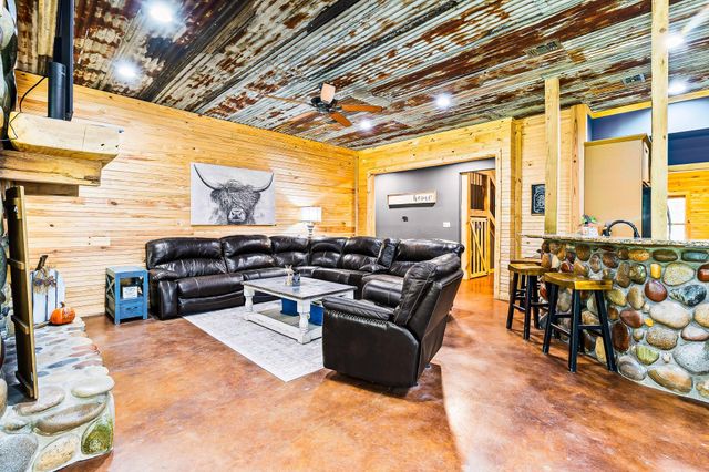 807 Whitehead Drive, Diboll, TX 75941