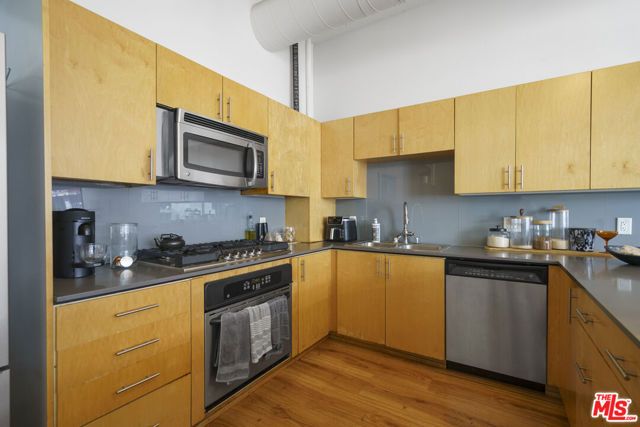 1130 S Flower Street 215, Los Angeles, CA 90015