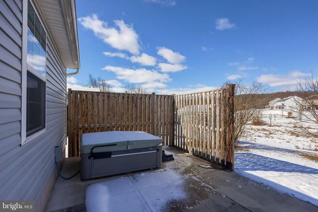 310 ANDREW DR, York, PA 17404